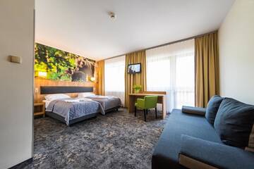 Фото номера Трехместный номер Курортные отели Góral Spa&amp;Wellness г. Щирк 3